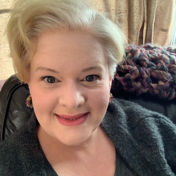 Meet your Posher, Elizabeth - Picture 1 of 1